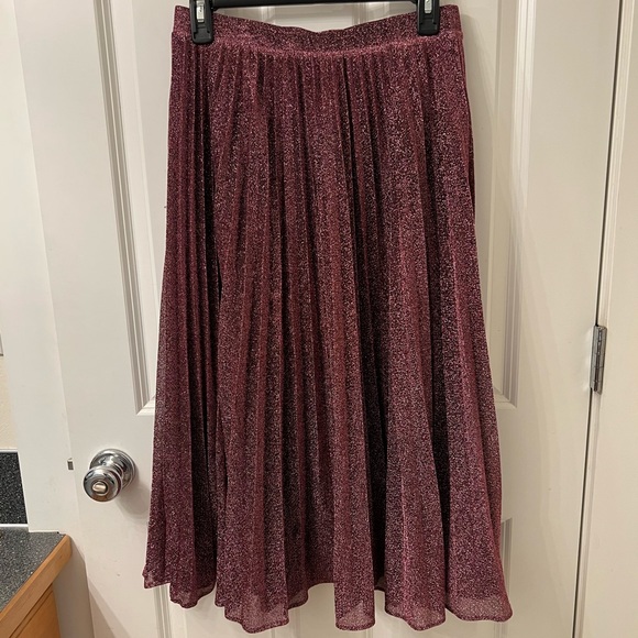 Chelsea 28 Shimmery Pink Pleated Sparkle Skirt in Size Small - Picture 1 of 10
